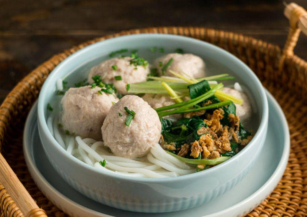 Mak Wiwit's Chicken Meatballs: A Soul-Warming Flavor in Cilacap